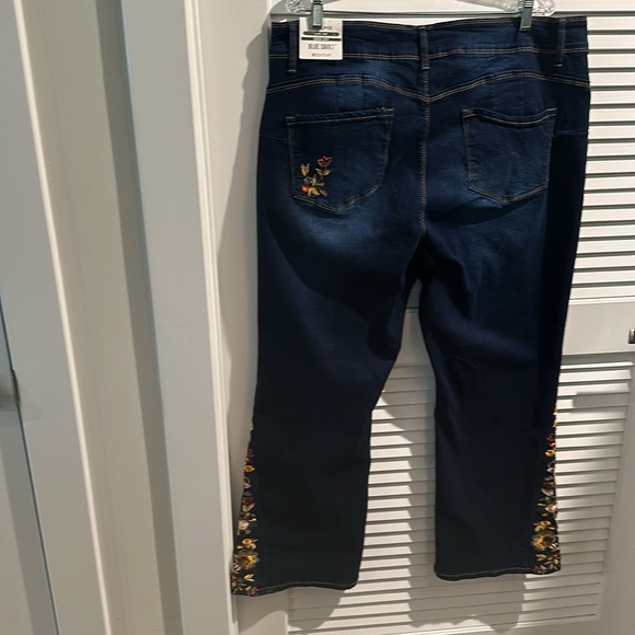 NWT Blue Savvy High Rise Boot Cut Soft & Stretchy Soft Blue Embroidery Jeans. - Picture 9 of 12